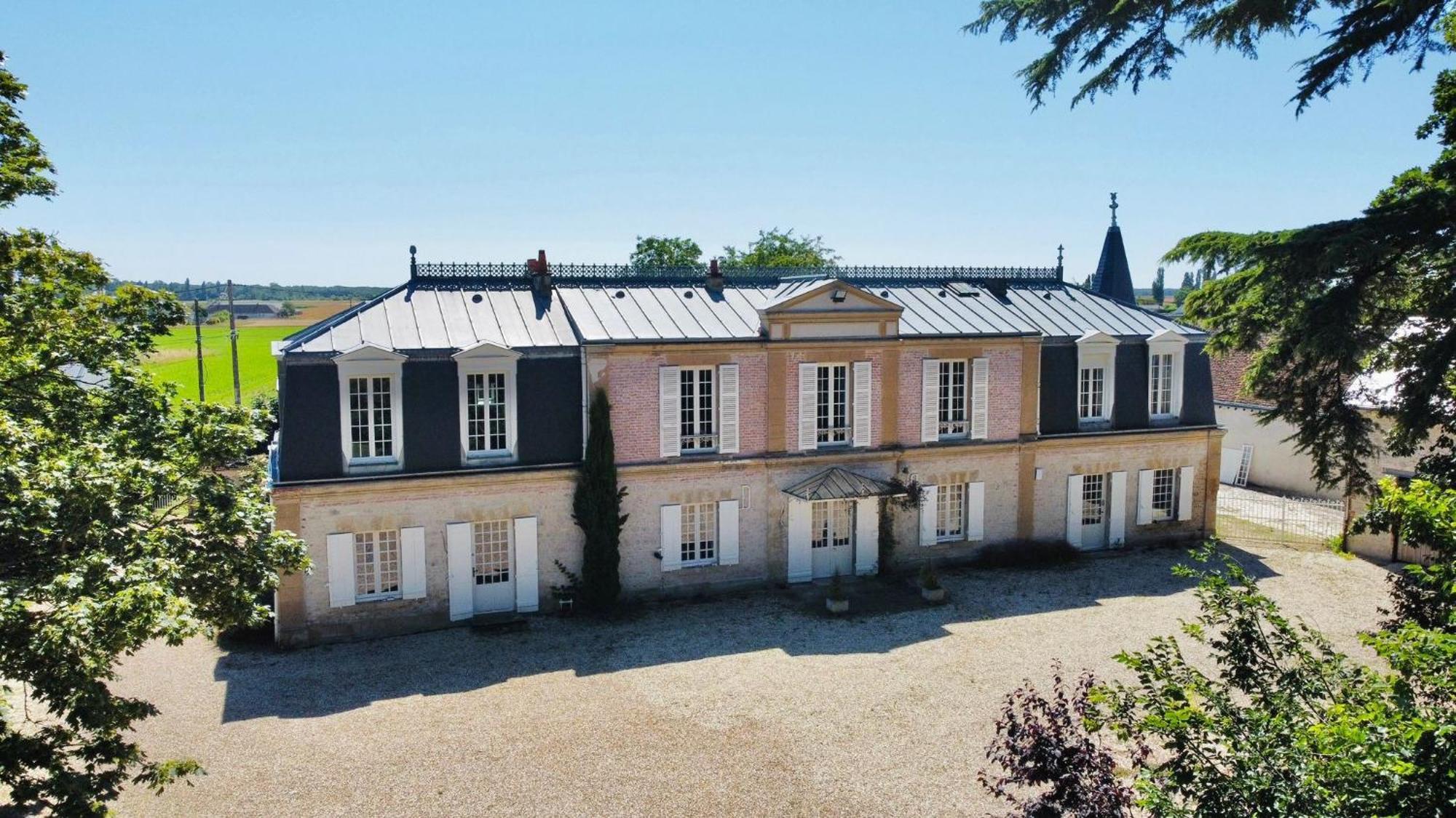 Maison Chaleureuse De 4 A 12 Personnes Neuville-aux-Bois Kültér fotó